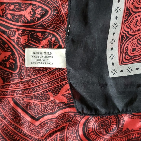 2/20 Vintage Silk Scarf - Picture 4 of 6